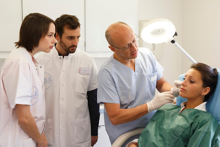 découvrez le cabinet aknin, votre expert-comptable de confiance, spécialisé dans l'accompagnement fiscal, la gestion financière et la comptabilité. optimisez votre entreprise avec notre expertise professionnelle et bénéficiez de conseils sur mesure pour un succès durable.