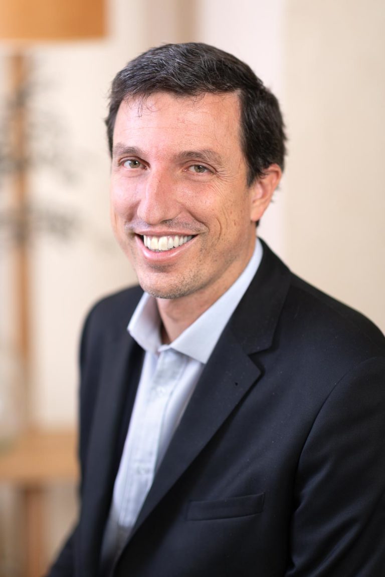découvrez le cabinet choucha, votre expert-comptable en france, offrant des services personnalisés pour la gestion comptable, fiscale et sociale de votre entreprise. faites confiance à notre expertise pour optimiser vos finances et accompagner votre croissance.