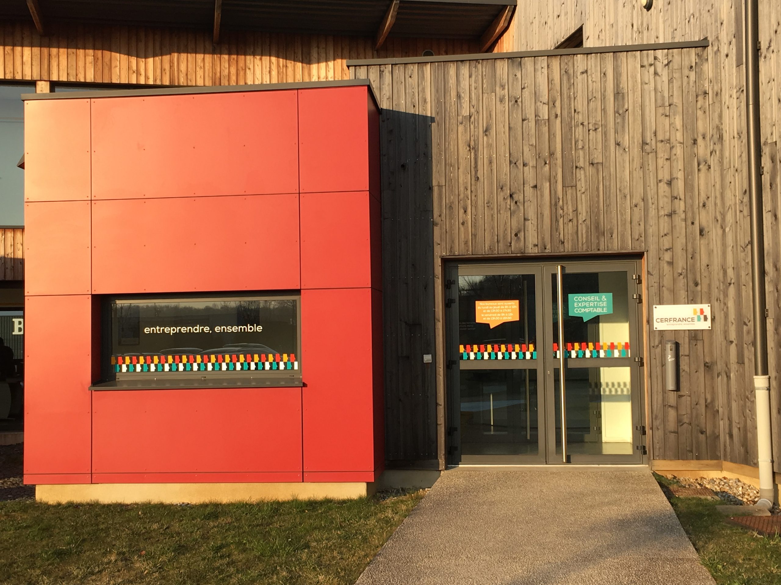 découvrez notre cabinet comptable à compiègne, spécialisé dans la gestion financière, la fiscalité et l'accompagnement des entreprises. profitez d'un service personnalisé pour optimiser la performance de votre société.