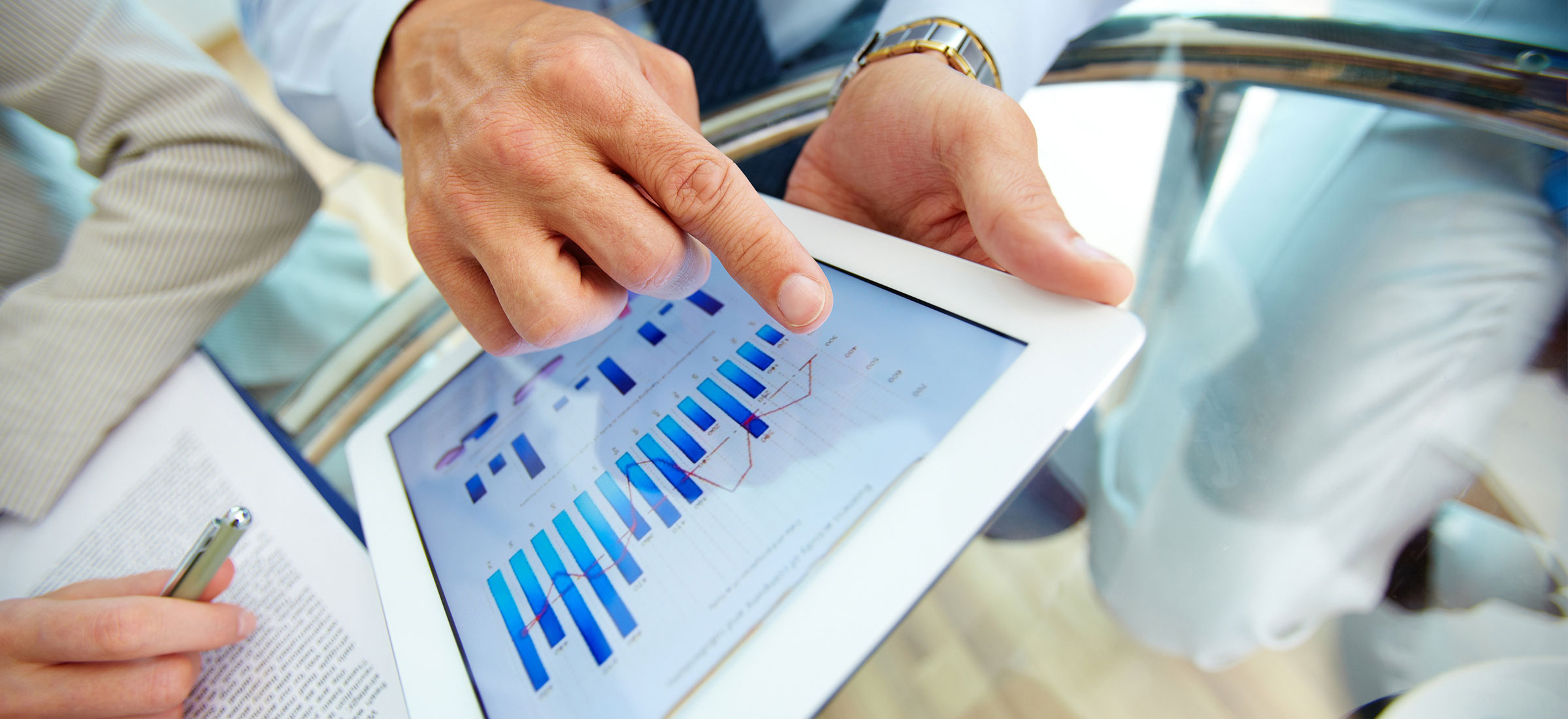 découvrez notre cabinet comptable à évry, spécialisé dans la gestion comptable, fiscale et sociale pour les entreprises. profitez d'un accompagnement personnalisé et de conseils experts pour optimiser la santé financière de votre société. contactez-nous dès aujourd'hui !