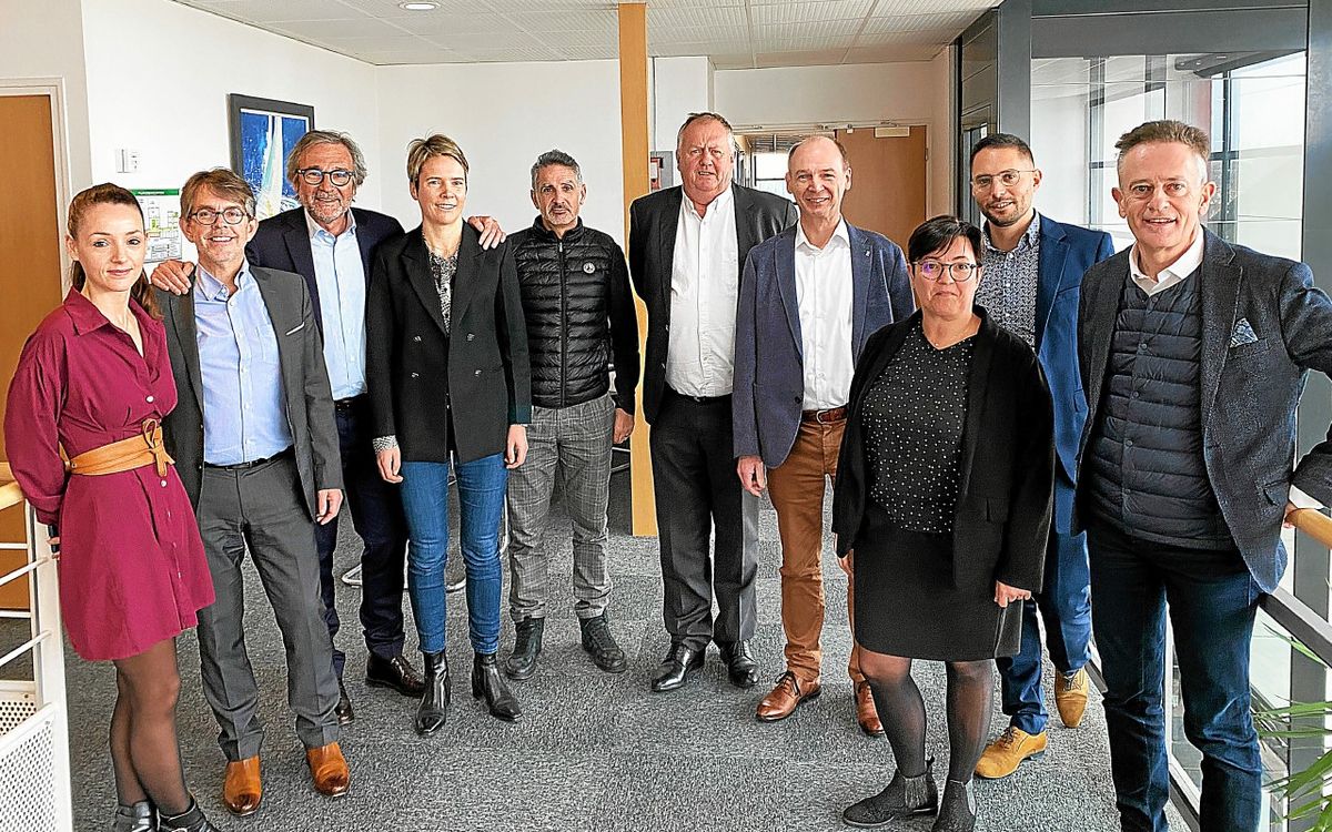 découvrez notre cabinet d'expertise comptable à redon, offrant des services personnalisés et professionnels pour les entrepreneurs et les entreprises. nous vous accompagnons dans la gestion de votre comptabilité, la fiscalité et le conseil financier afin d'optimiser la réussite de votre activité.