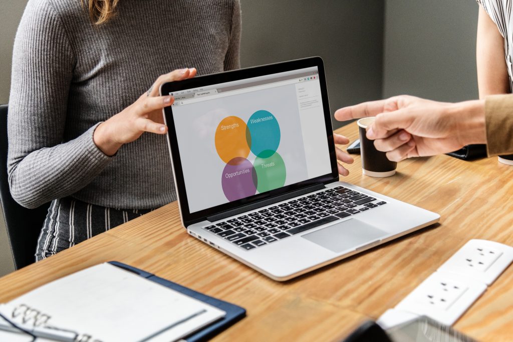 découvrez nos services d'évaluation d'expert-comptable, garantissant une analyse précise et professionnelle de votre situation financière. optimisez votre gestion comptable et assurez la pérennité de votre entreprise avec nos conseils d'experts.