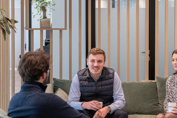 découvrez comment l'alternance en dscg peut booster votre employabilité. formez-vous tout en travaillant et développez des compétences recherchées sur le marché du travail. optez pour une expérience professionnelle enrichissante qui vous prépare efficacement à votre avenir.