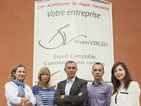 découvrez les nombreux avantages de faire appel à un cabinet expert-comptable à béziers. profitez d'un accompagnement personnalisé, d'une expertise locale et de solutions adaptées à votre entreprise, que vous soyez auto-entrepreneur ou pme. optimisez votre gestion financière et fiscale tout en vous concentrant sur le développement de votre activité.