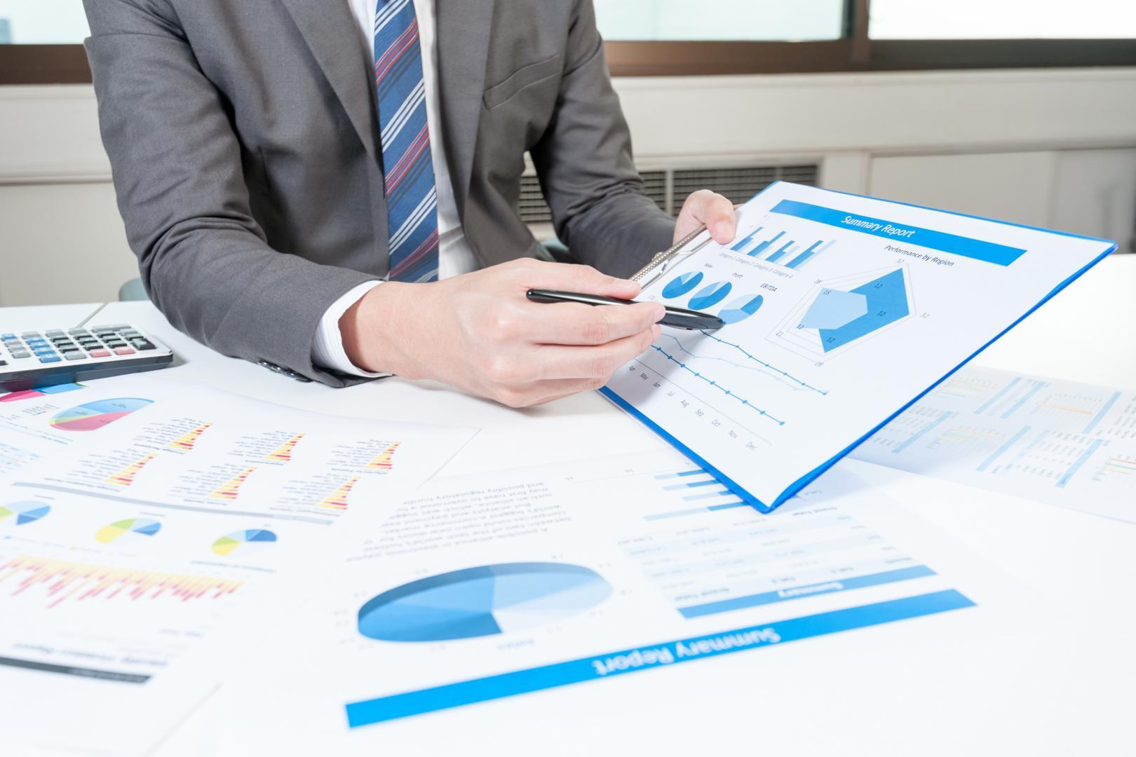 découvrez les nombreux avantages de faire appel à un expert-comptable à fontenay. profitez d'un accompagnement professionnel pour la gestion de votre entreprise, l'optimisation de vos finances et la conformité aux obligations légales. gain de temps, conseils personnalisés et sérénité assurée avec un expert à vos côtés.