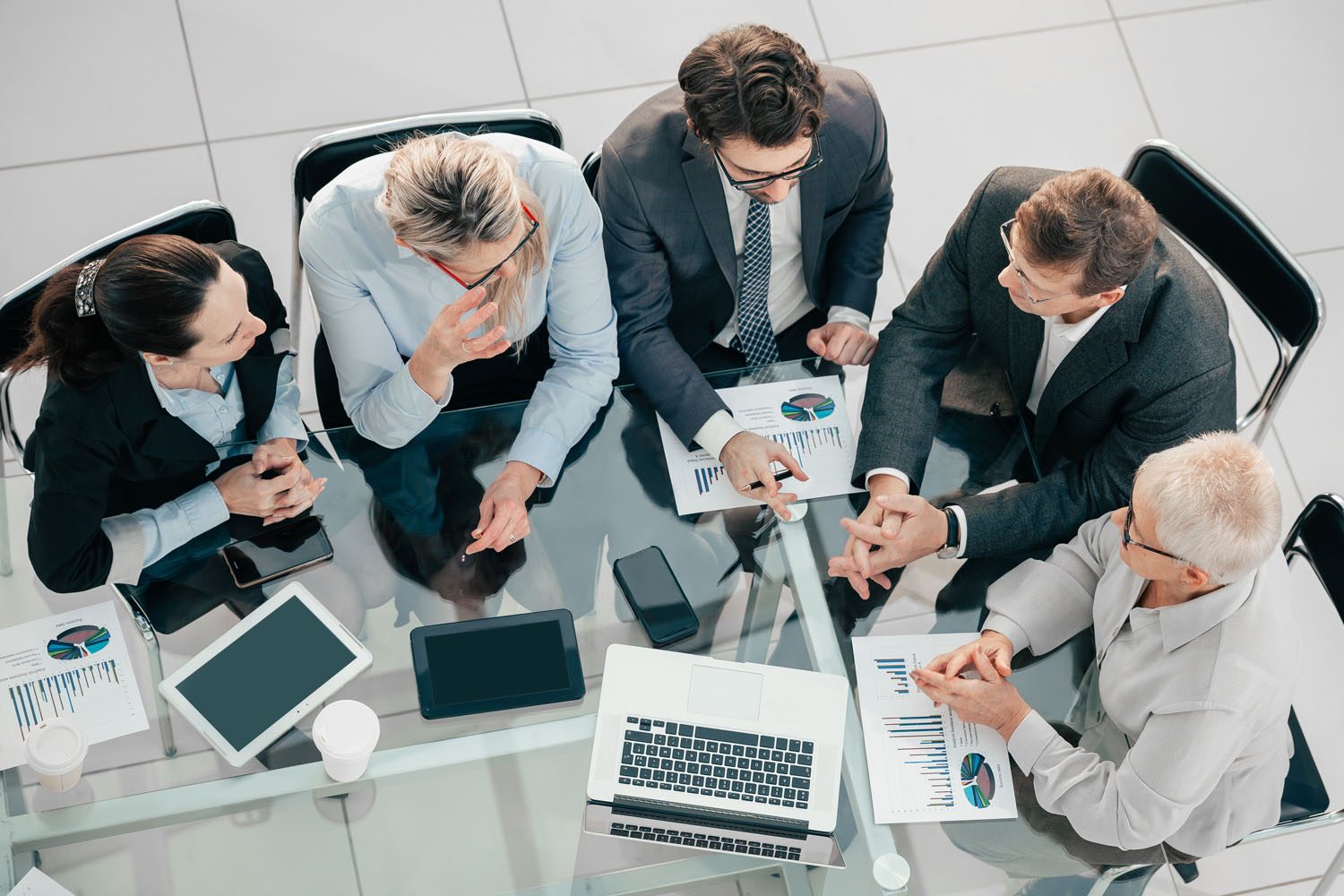 découvrez les nombreux avantages de faire appel à un expert-comptable à marseille. optimisez la gestion de votre entreprise, bénéficiez de conseils personnalisés et assurez une conformité fiscale tout en vous concentrant sur votre cœur de métier. faites le choix de la sérénité avec un professionnel à vos côtés.