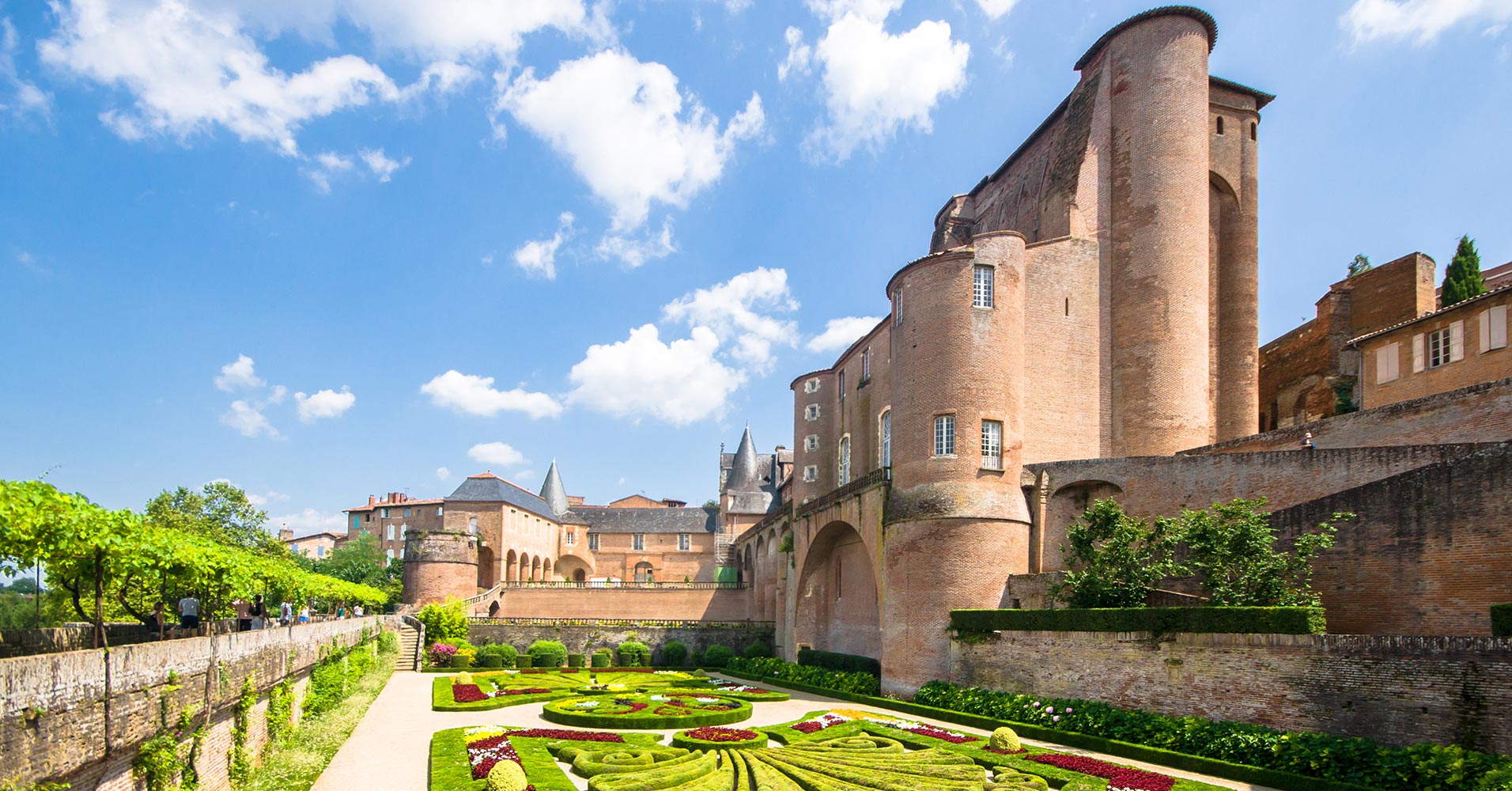 découvrez notre cabinet comptable à albi, spécialisé dans la gestion de votre comptabilité et la fidélisation de votre entreprise. profitez de conseils personnalisés pour optimiser votre fiscalité et garantir la santé financière de votre activité.