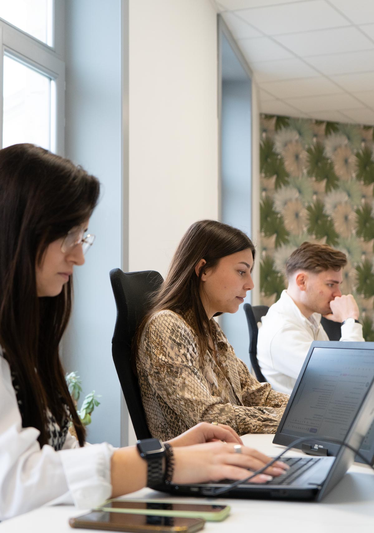 découvrez notre cabinet comptable à arras, spécialisé dans l'accompagnement des entreprises de toutes tailles. nous vous offrons des services personnalisés en comptabilité, fiscalité et conseil pour vous aider à gérer vos finances avec sérénité et efficacité.