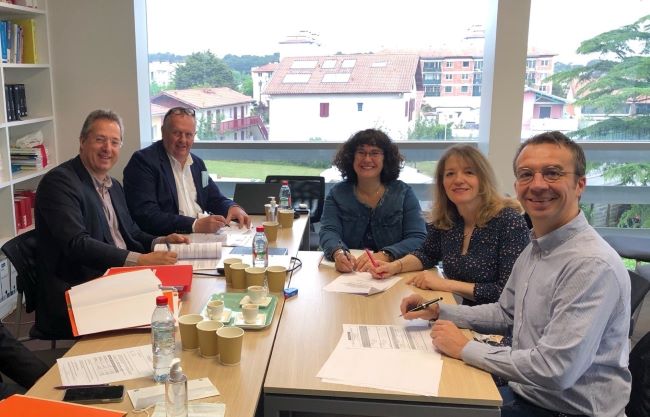 découvrez notre cabinet comptable à bayonne, spécialisé dans la gestion financière et fiscale des entreprises. profitez de conseils personnalisés et d'un accompagnement adapté pour optimiser la gestion de votre activité.