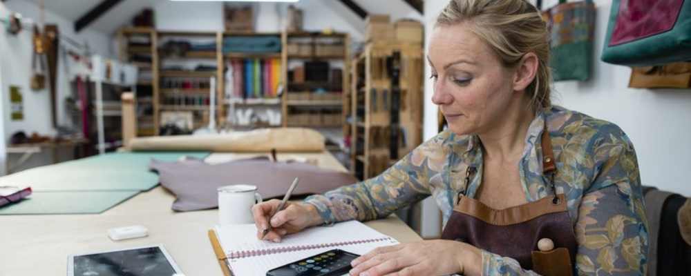 découvrez notre cabinet comptable cfe, expert en gestion financière et fiscale. nous accompagnons les entreprises de toutes tailles dans l'optimisation de leur comptabilité et la conformité de leurs obligations fiscales. faites confiance à notre équipe pour vous apporter des solutions personnalisées et un service de qualité.