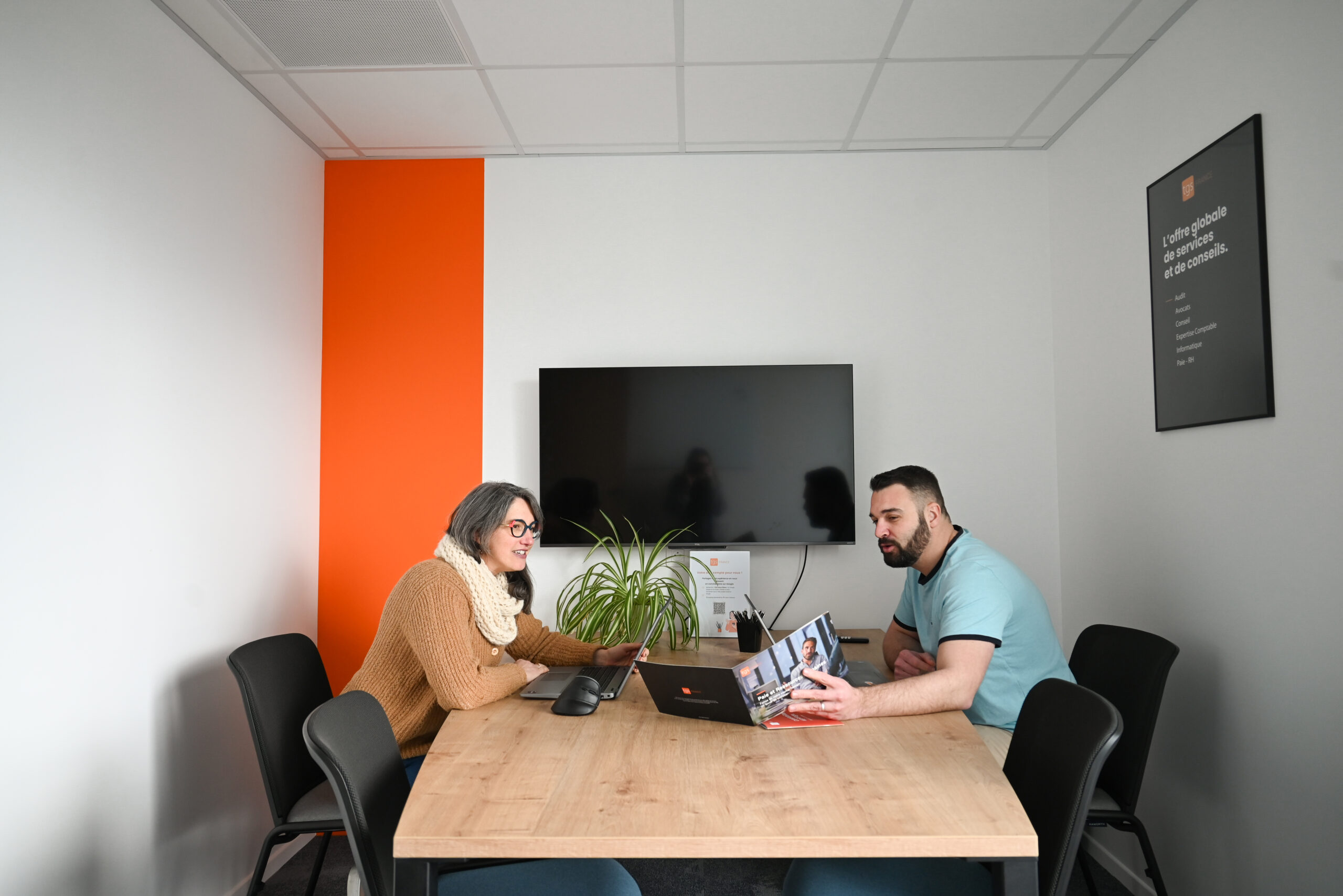 découvrez notre cabinet comptable spécialisé dans la gestion financière et fiscale des entreprises. contactez-nous pour des services personnalisés adaptés à vos besoins et bénéficiez de conseils d'experts pour votre comptabilité.