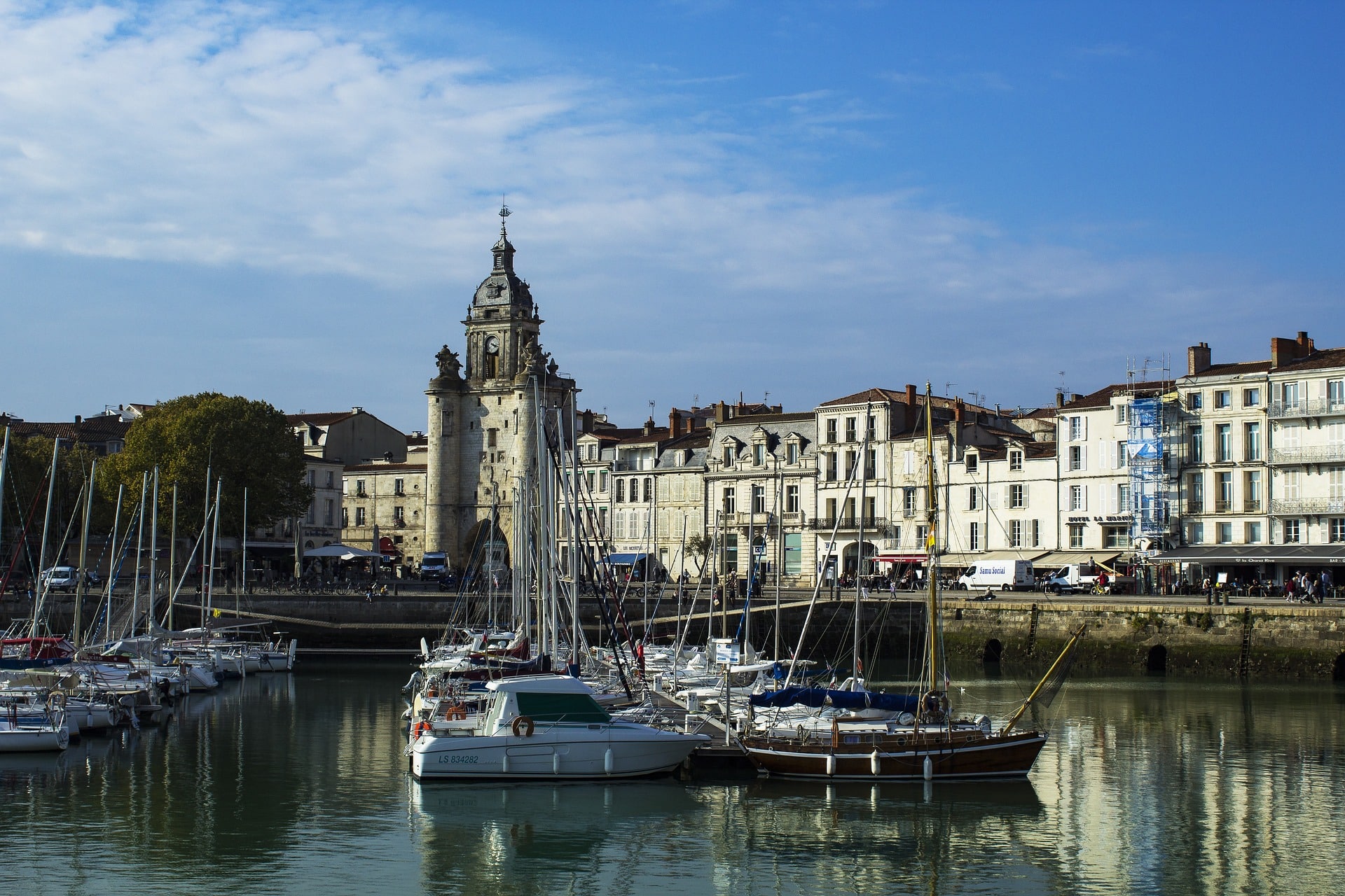 découvrez notre cabinet comptable à la rochelle, spécialisé dans la gestion comptable, fiscale et sociale. nous accompagnons les entreprises de toutes tailles pour optimiser leur comptabilité et assurer leur croissance. contactez-nous pour un expert à votre service.
