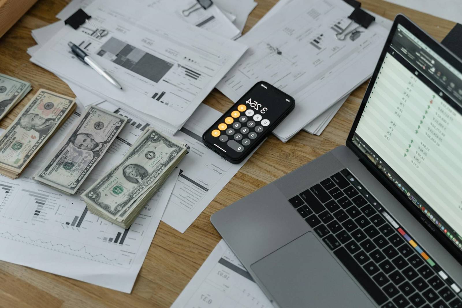 découvrez notre cabinet comptable à saverne, spécialisé dans l'accompagnement des entreprises et des travailleurs indépendants. profitez de nos services personnalisés en comptabilité, fiscalité et gestion pour optimiser la gestion de votre activité et assurer votre succès.