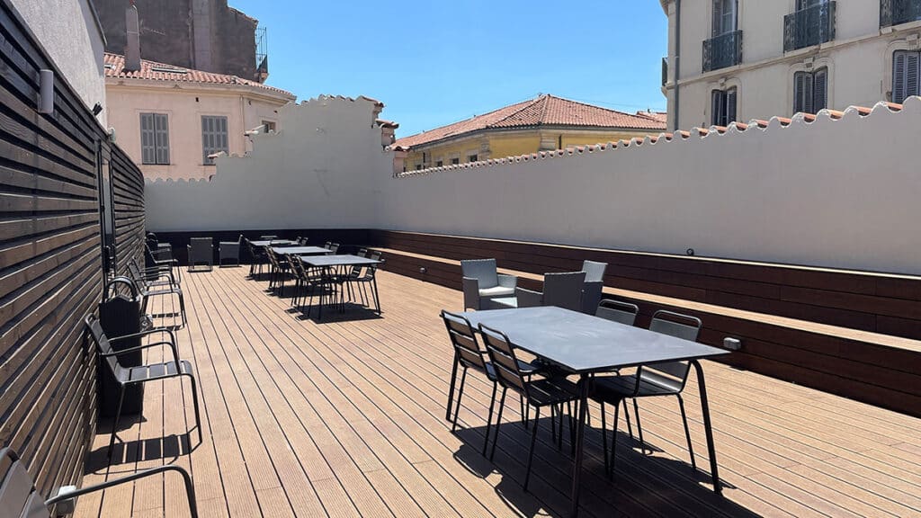 découvrez notre cabinet comptable à toulon, spécialisé dans l'accompagnement des entreprises et des particuliers. notre équipe d'experts vous offre des services personnalisés pour la gestion de votre comptabilité, vos déclarations fiscales et votre conseil financier. votre réussite est notre priorité !