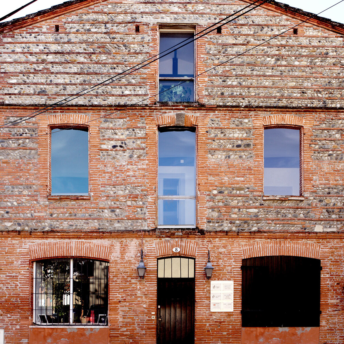 découvrez notre cabinet comptable à toulouse, spécialisé dans la gestion comptable, fiscale et sociale. notre équipe d'experts vous accompagne pour optimiser la performance de votre entreprise et garantir votre conformité. contactez-nous pour un service personnalisé et des solutions adaptées à vos besoins.