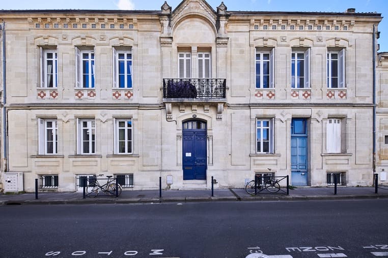 découvrez notre cabinet d'expertise comptable à bordeaux, dédié à accompagner les entreprises dans leur gestion financière et fiscale. profitez de conseils personnalisés et de solutions adaptées à vos besoins pour optimiser votre comptabilité et développer votre activité.