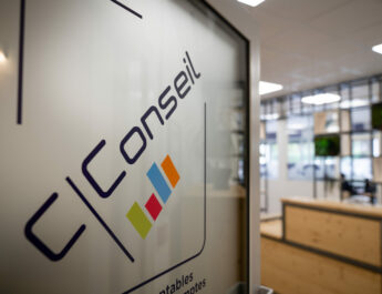 découvrez notre cabinet d'expertise comptable à bron, offrant des services personnalisés pour les entreprises de toutes tailles. notre équipe d'experts vous accompagne dans la gestion de vos finances, la comptabilité, et la fiscalité, pour optimiser votre réussite. contactez-nous dès aujourd'hui!