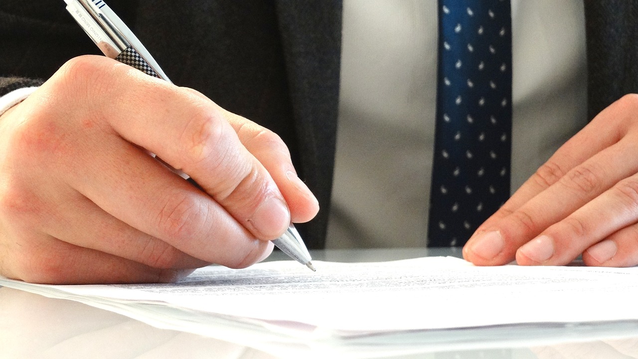 découvrez notre cabinet expert-comptable spécialisé en droit social. nous vous offrons des conseils personnalisés et des solutions adaptées à vos besoins en gestion de la paie, contrats de travail et conformité légale pour assurer la santé financière et juridique de votre entreprise.