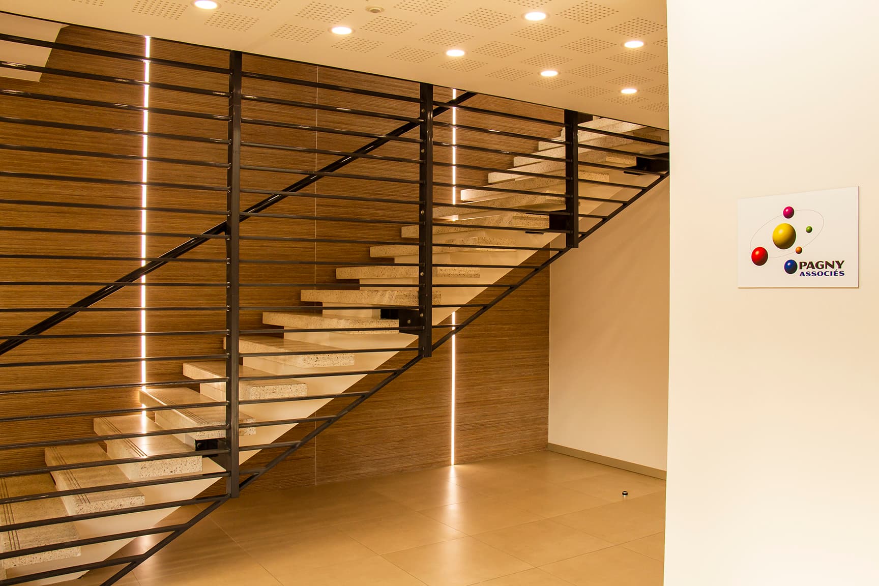 découvrez notre cabinet d'expertise comptable à neuilly-plaisance, spécialisé dans l'accompagnement des entreprises et des particuliers. profitez de conseils personnalisés, d'une gestion rigoureuse de votre comptabilité et d'un service proche de vous. contactez-nous dès aujourd'hui pour une première consultation!