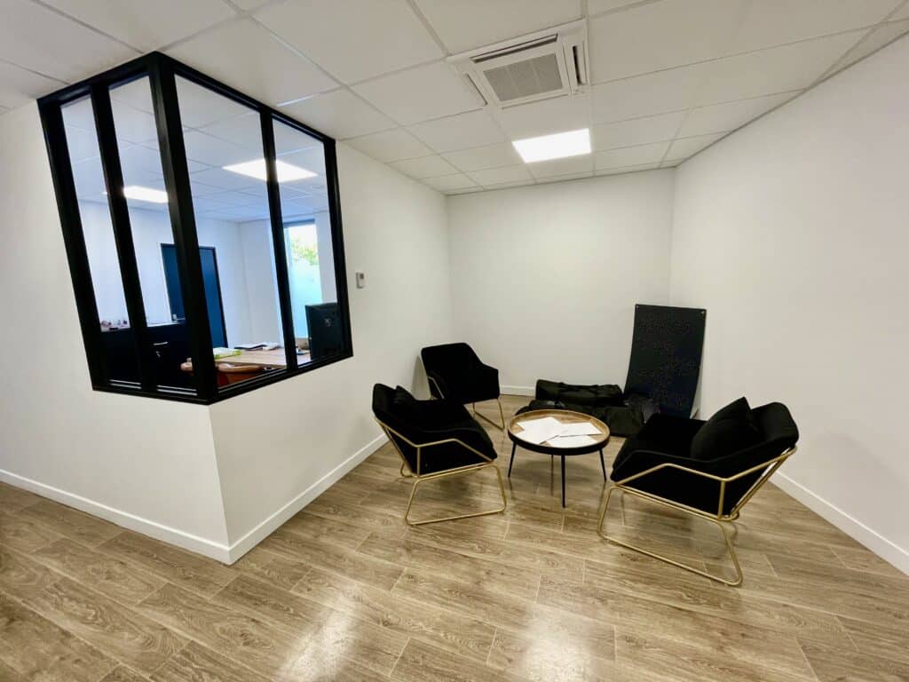 découvrez notre cabinet d'expertise comptable à péronne, offrant des services personnalisés pour les entreprises et les particuliers. profitez de notre expertise pour optimiser votre comptabilité et accompagner votre croissance.