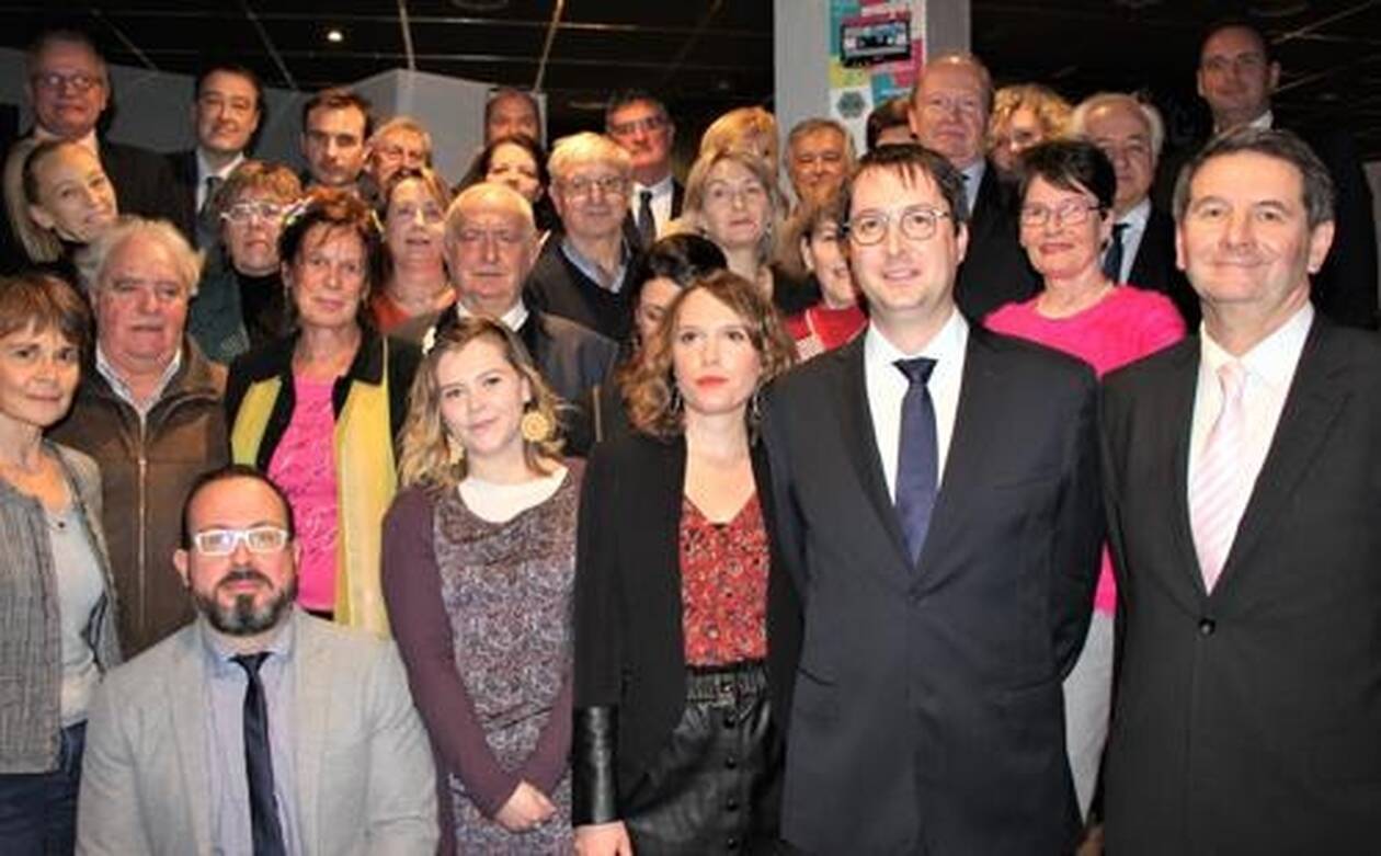 découvrez notre cabinet d'expertise comptable à perros-guirec, offrant des services personnalisés pour les particuliers et les entreprises. profitez de notre expertise en gestion comptable, fiscalité et conseils financiers pour optimiser vos ressources et assurer la croissance de votre activité.