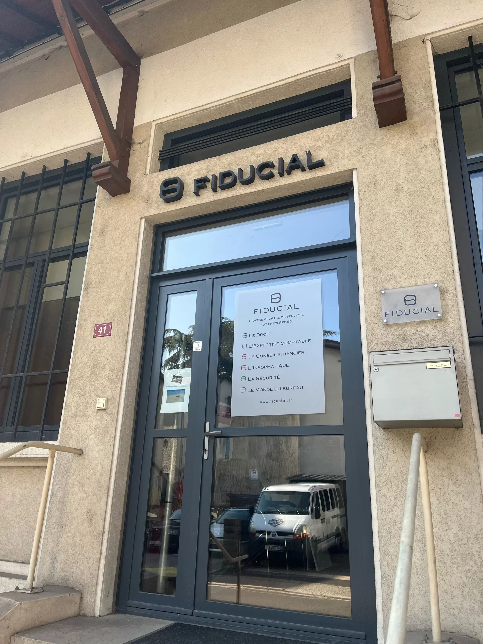 découvrez le cabinet himont, votre expert-comptable de confiance. nous offrons des services comptables personnalisés pour les entreprises de toutes tailles, avec un accompagnement sur mesure pour optimiser votre gestion financière et fiscale.