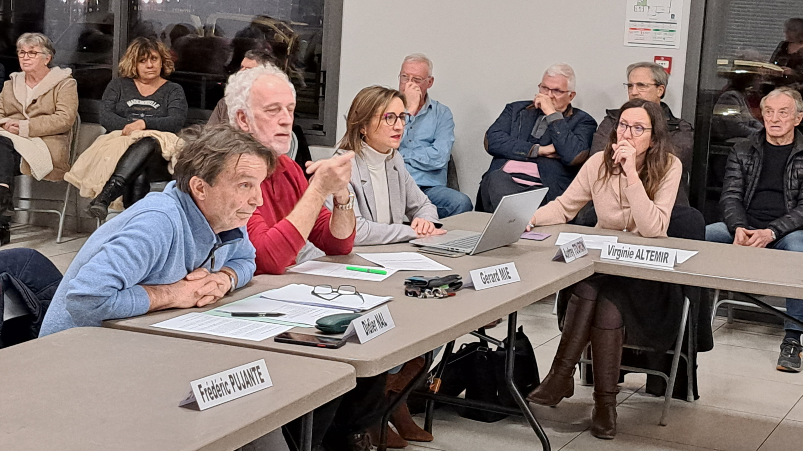 découvrez le cabinet frédéric, situé dans les bouches-du-rhône, offrant des services personnalisés pour répondre à vos besoins juridiques et administratifs. faites le choix de l'expertise et de la confiance pour tous vos projets.