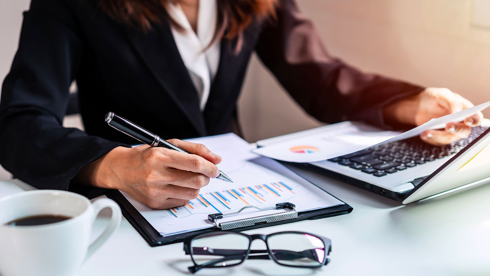 découvrez comment choisir le bon expert-comptable pour votre entreprise. obtenez des conseils pratiques pour sélectionner un professionnel qui répond à vos besoins financiers et comptables.