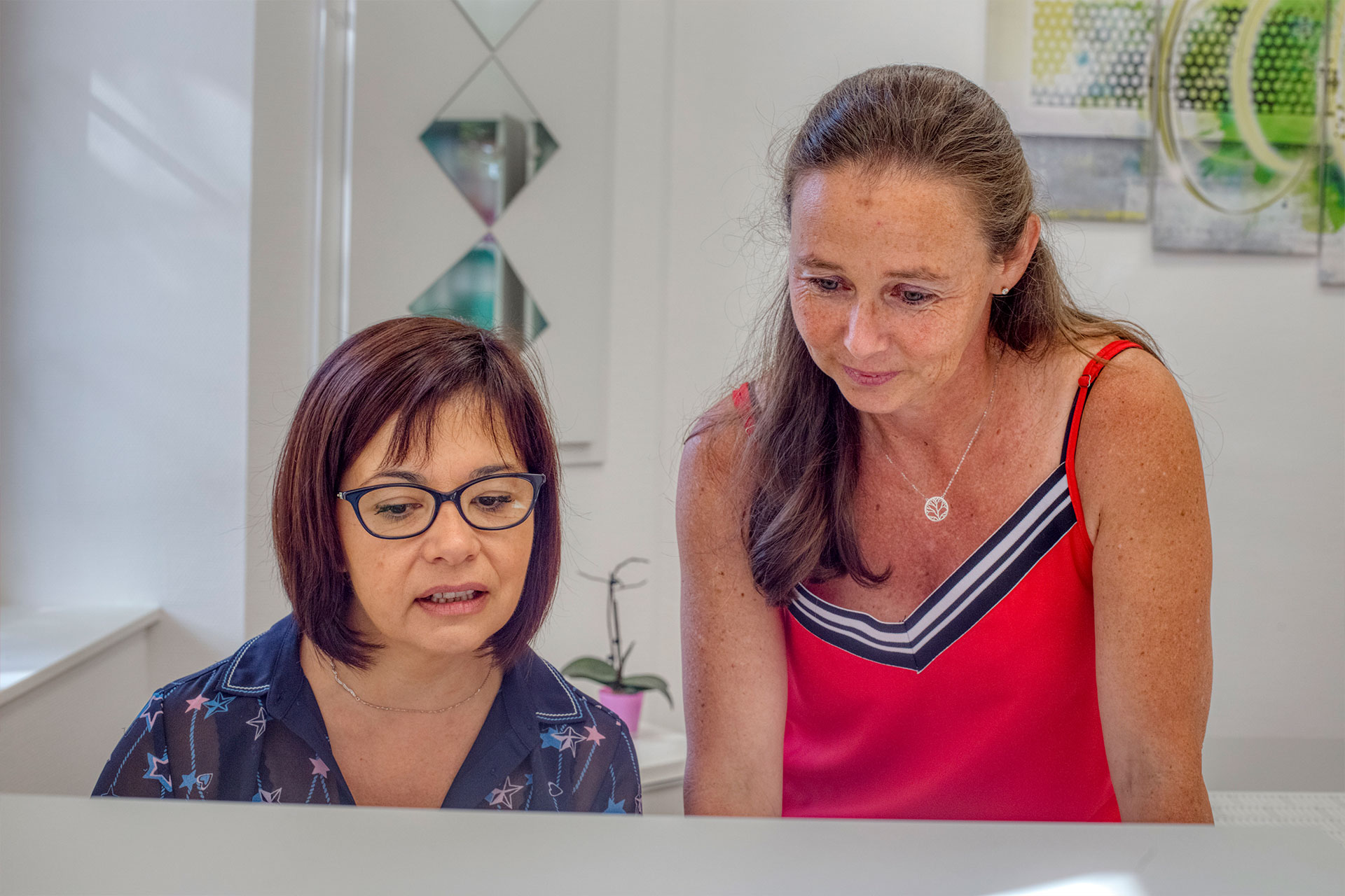 découvrez comment choisir le bon expert-comptable dans le lot pour optimiser la gestion de votre entreprise. obtenez des conseils sur les critères de sélection, les prestations offertes et les avantages d'une collaboration réussie.