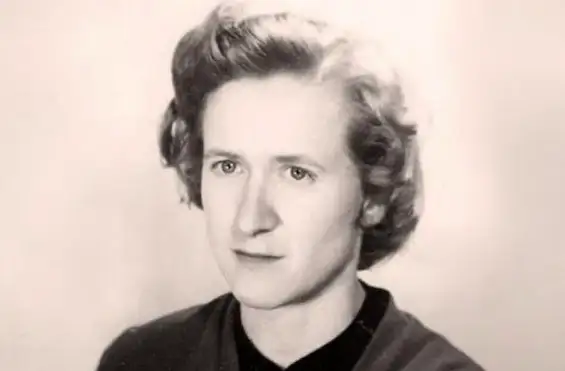 découvrez l'univers captivant de colette altiez, une artiste talentueuse alliant créativité et originalité. plongez dans ses œuvres inspirantes et laissez-vous emporter par son approche unique de l'art contemporain.