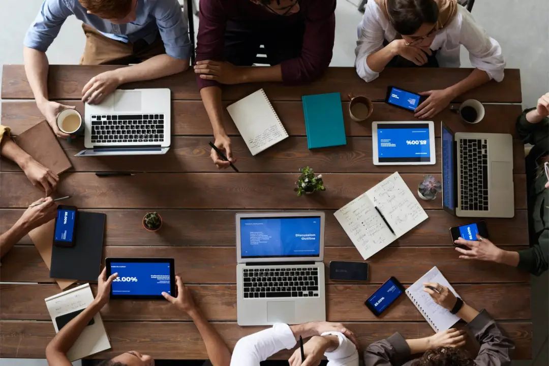 découvrez le rôle essentiel d'un collaborateur comptable dans la gestion financière des entreprises. grâce à ses compétences en comptabilité, il assure la précision des comptes, optimise les processus financiers et accompagne la prise de décision. explorez les missions et les qualités requises pour exceller dans ce métier clé.