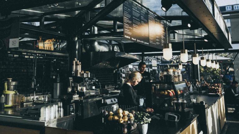 découvrez des conseils d'experts-comptables spécialement conçus pour les bars et restaurants. optimisez votre gestion financière, maîtrisez la réglementation et assurez la rentabilité de votre établissement grâce à nos recommandations professionnelles.