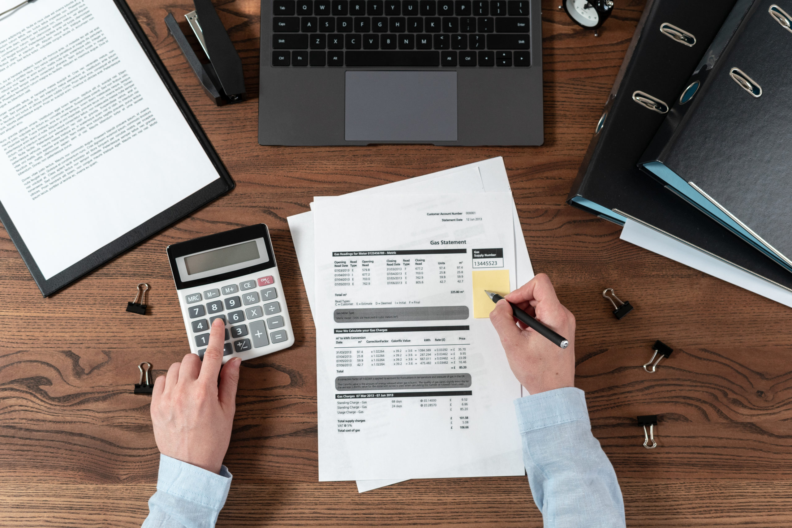 découvrez tout ce qu'il faut savoir sur la convention expert-comptable : ses enjeux, ses avantages et son importance dans la relation entre l'expert-comptable et ses clients. informez-vous sur les obligations légales et les bonnes pratiques pour une collaboration réussie.