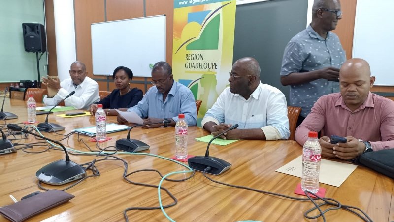 découvrez notre convention dédiée aux experts-comptables, visant à renforcer la collaboration, échanger des bonnes pratiques et se former aux évolutions du métier. rejoignez-nous pour optimiser vos compétences et élargir votre réseau professionnel.