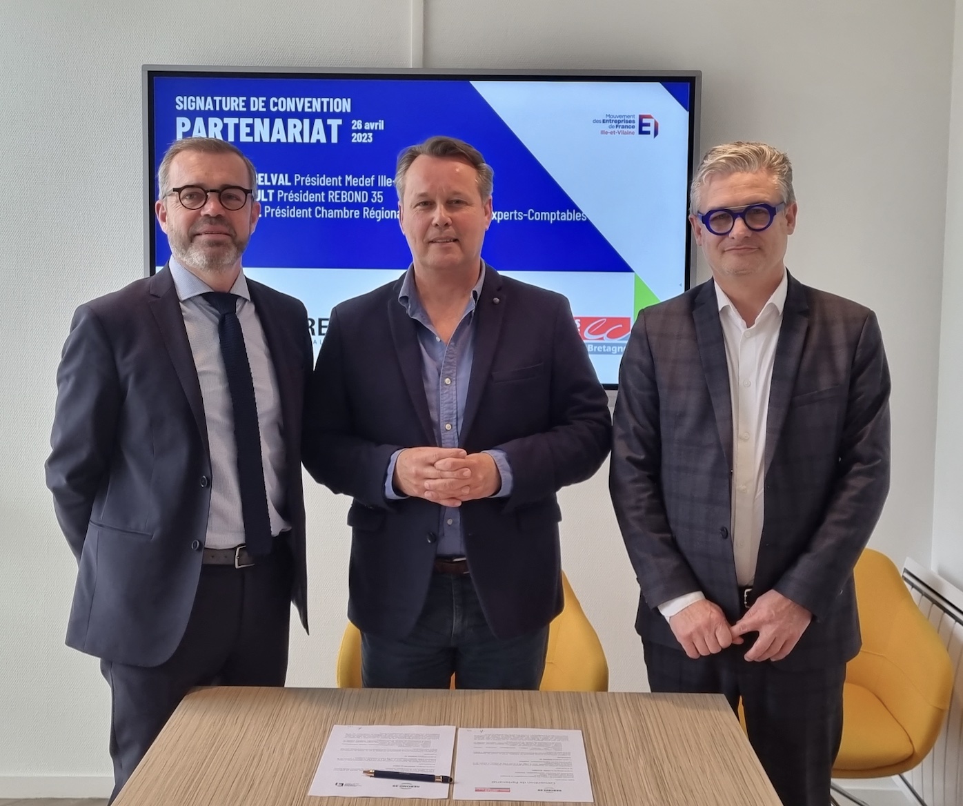 découvrez notre convention dédiée aux experts-comptables, qui définit les meilleures pratiques, les engagements professionnels et les normes éthiques pour garantir un service de qualité. restez informé des dernières évolutions du secteur et découvrez comment cette convention peut améliorer la relation avec vos clients.