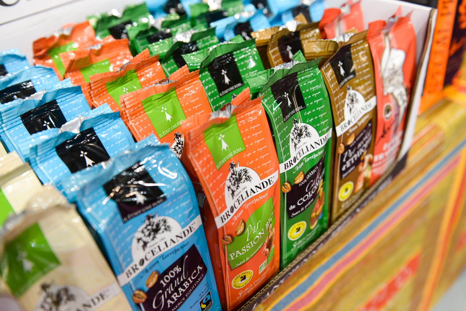 découvrez les défis majeurs auxquels fait face le secteur de la grande distribution, des évolutions technologiques aux attentes des consommateurs, et comment les entreprises s'adaptent pour rester compétitives dans un marché en constante évolution.