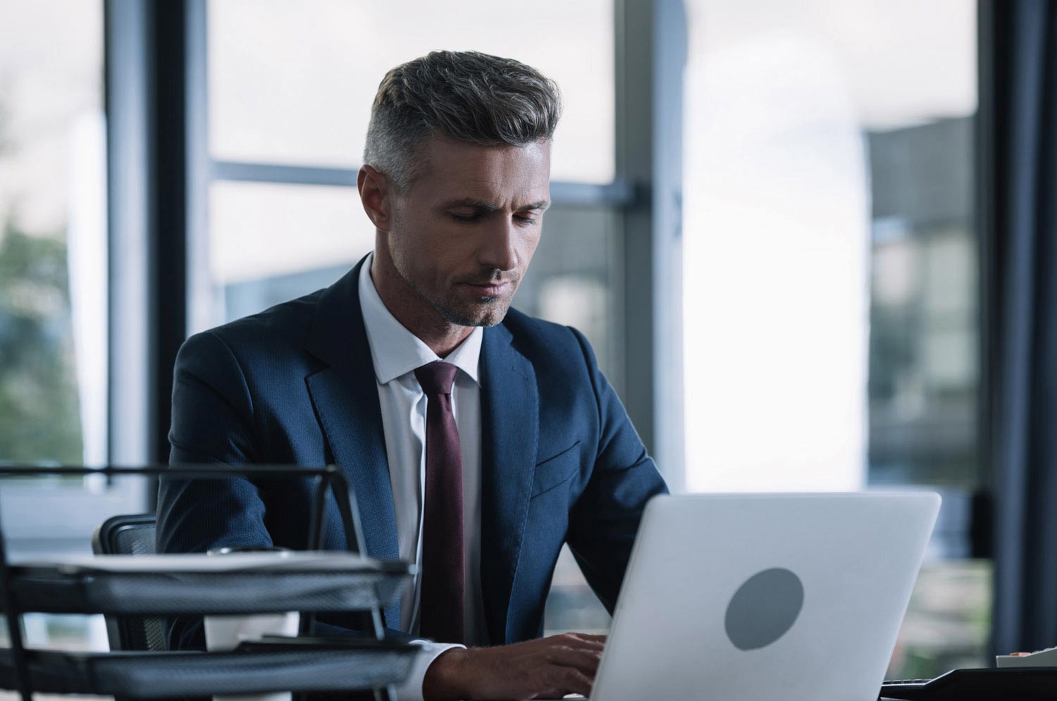 découvrez comment la dématérialisation transforme le fonctionnement des cabinets d'expertise comptable. optimisez vos processus, réduisez les coûts et améliorez la sécurité de vos données grâce à des solutions numériques adaptées à vos besoins.