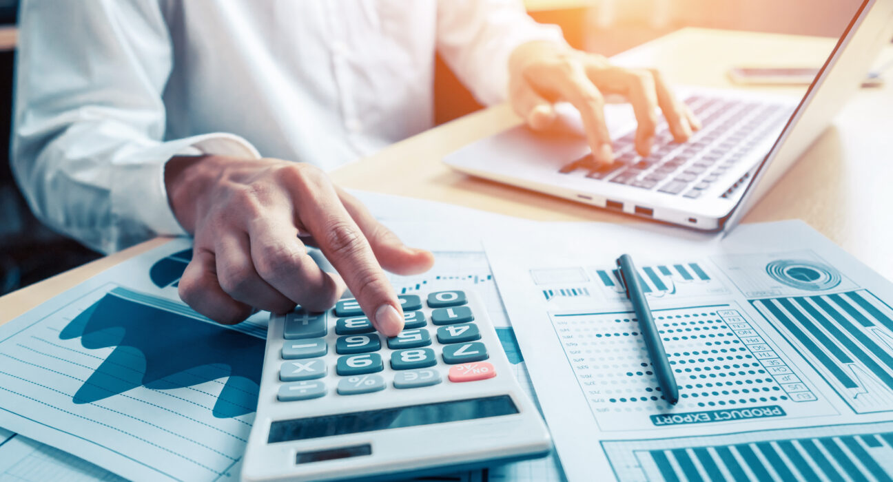 découvrez les services d'un expert-comptable professionnel pour gérer vos finances, optimiser votre fiscalité et garantir la conformité de vos comptes. bénéficiez de conseils personnalisés pour assurer la croissance de votre entreprise.