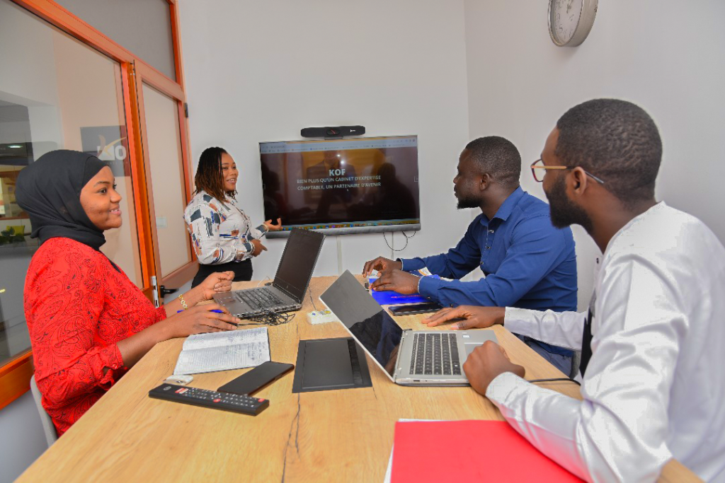 découvrez les services d'un expert comptable africain à paris, offrant des solutions adaptées aux besoins des entreprises et particuliers. profitez de conseils financiers, de gestion fiscale et d'accompagnement personnalisé pour optimiser votre comptabilité et assurer la réussite de vos projets.