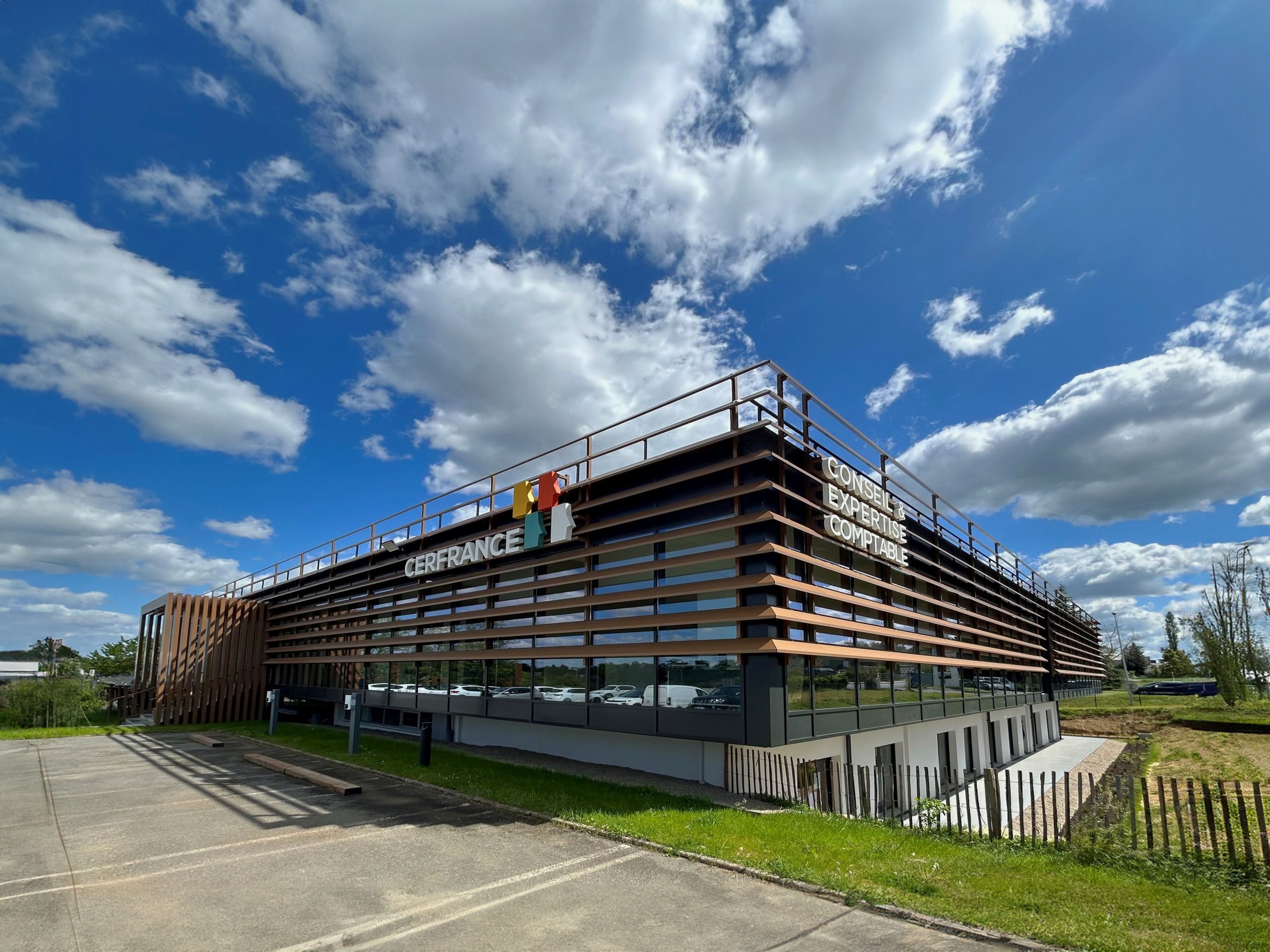 découvrez nos services d'expertise comptable à bordeaux, adaptés aux besoins des entreprises et des particuliers. profitez d'un accompagnement personnalisé et d'une gestion financière optimisée pour assurer la réussite de vos projets.