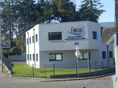 découvrez les services d'expertise comptable à brest avec siam, votre partenaire de confiance pour la gestion financière, la fiscalité et le conseil aux entreprises. bénéficiez d'un accompagnement personnalisé et d'une expertise reconnue pour optimiser votre performance.