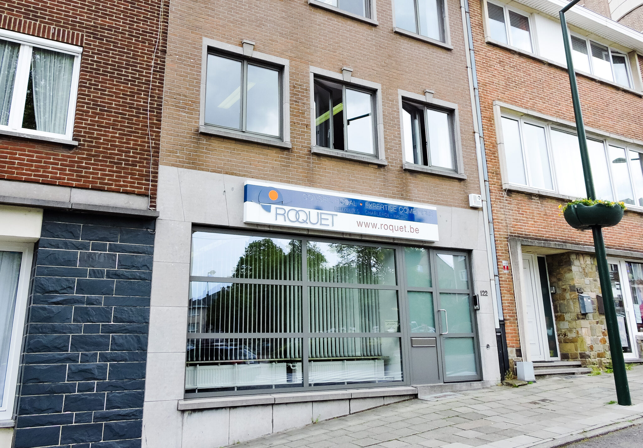 découvrez notre cabinet d'expert-comptable à bruxelles, offrant des services personnalisés pour les entreprises de toutes tailles. optimisez votre gestion financière et bénéficiez de conseils adaptés à vos besoins spécifiques.