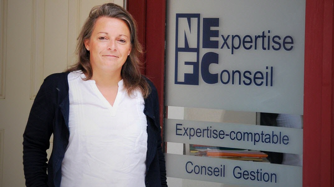 découvrez les différences entre un expert-comptable travaillant en cabinet et celui intégré au sein d'une entreprise. cette analyse vous aidera à choisir la meilleure option pour vos besoins financiers, en tenant compte des avantages et inconvénients de chaque situation.