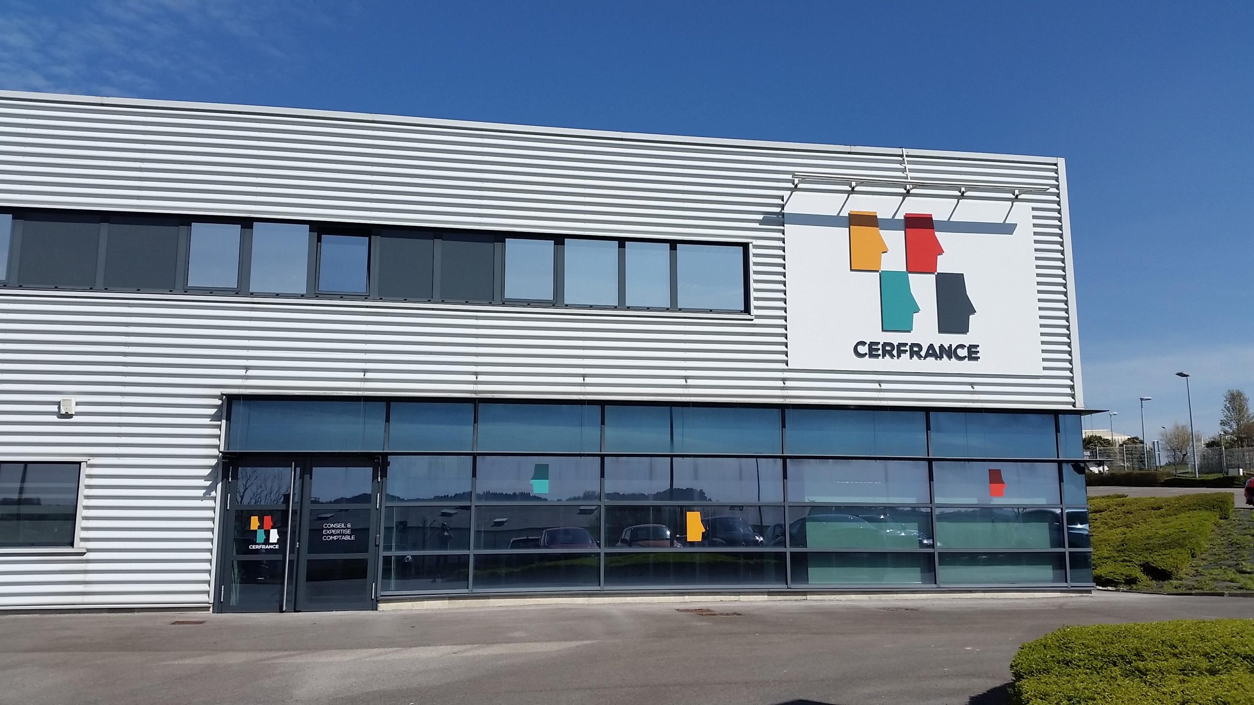 découvrez nos services d'expertise comptable à calais pour les entreprises et les particuliers. bénéficiez de conseils personnalisés, d'une gestion financière optimale et d'une assistance complète pour vos déclarations fiscales et comptables.