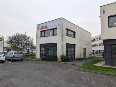 découvrez nos services d'expertise comptable à cesson-sévigné, adaptés aux besoins des entreprises de toutes tailles. notre équipe d'experts vous accompagne dans la gestion de votre comptabilité, optimisation fiscale et conseils financiers pour assurer la croissance de votre activité.