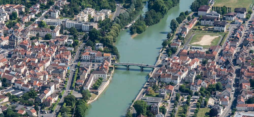 découvrez nos services d'expertise comptable à château-thierry. notre équipe d'experts vous accompagne dans la gestion de votre comptabilité, la déclaration fiscale et le conseil financier pour optimiser la performance de votre entreprise.