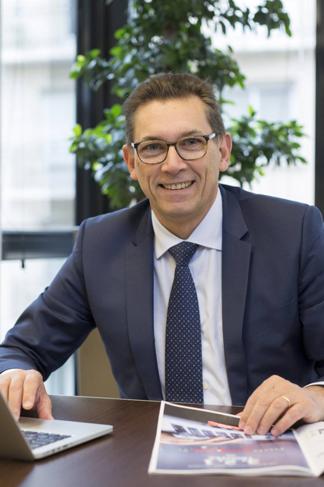 découvrez les services professionnels d'un expert-comptable à clermont-ferrand. bénéficiez d'un accompagnement personnalisé pour la gestion de votre comptabilité, l'optimisation fiscale et le conseil en gestion d'entreprise. confiez vos finances à un spécialiste de confiance.