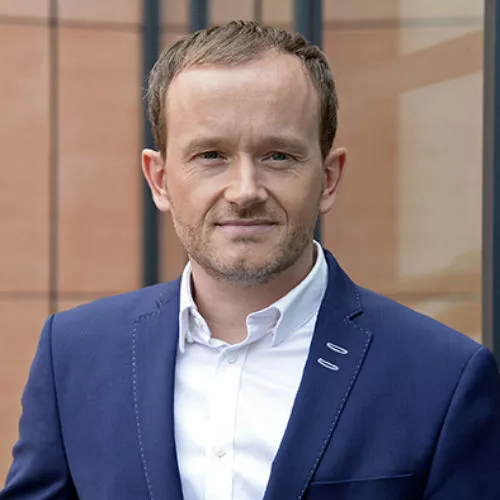 découvrez un expert-comptable à niort prêt à vous accompagner dans la gestion de votre comptabilité et de vos finances. profitez de conseils personnalisés pour optimiser votre situation fiscale et administrative.