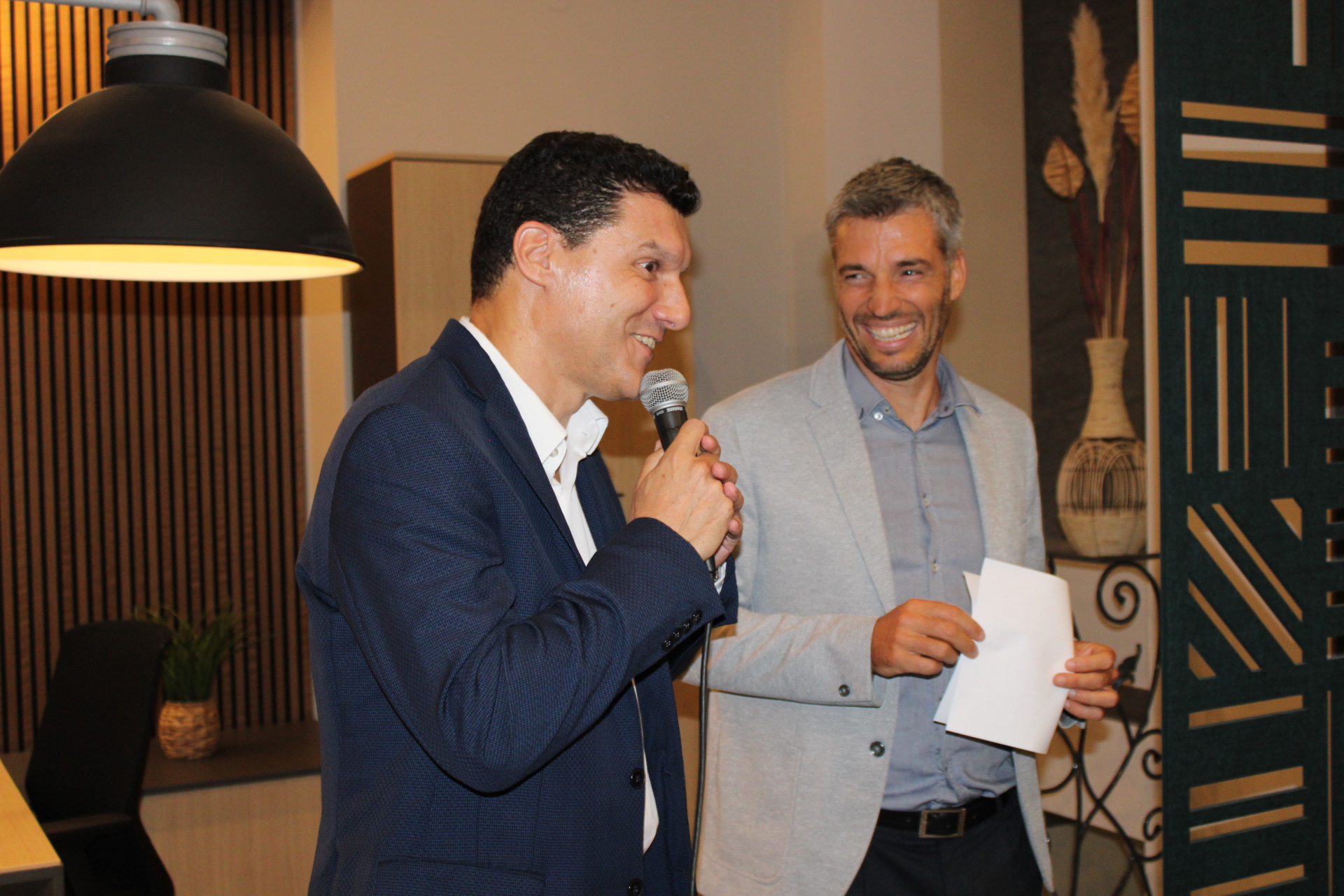 découvrez les services d'un expert-comptable à ollioules, spécialisé dans la gestion de vos finances, la création d'entreprises et le conseil fiscal. bénéficiez d'un accompagnement personnalisé pour optimiser la santé financière de votre entreprise.