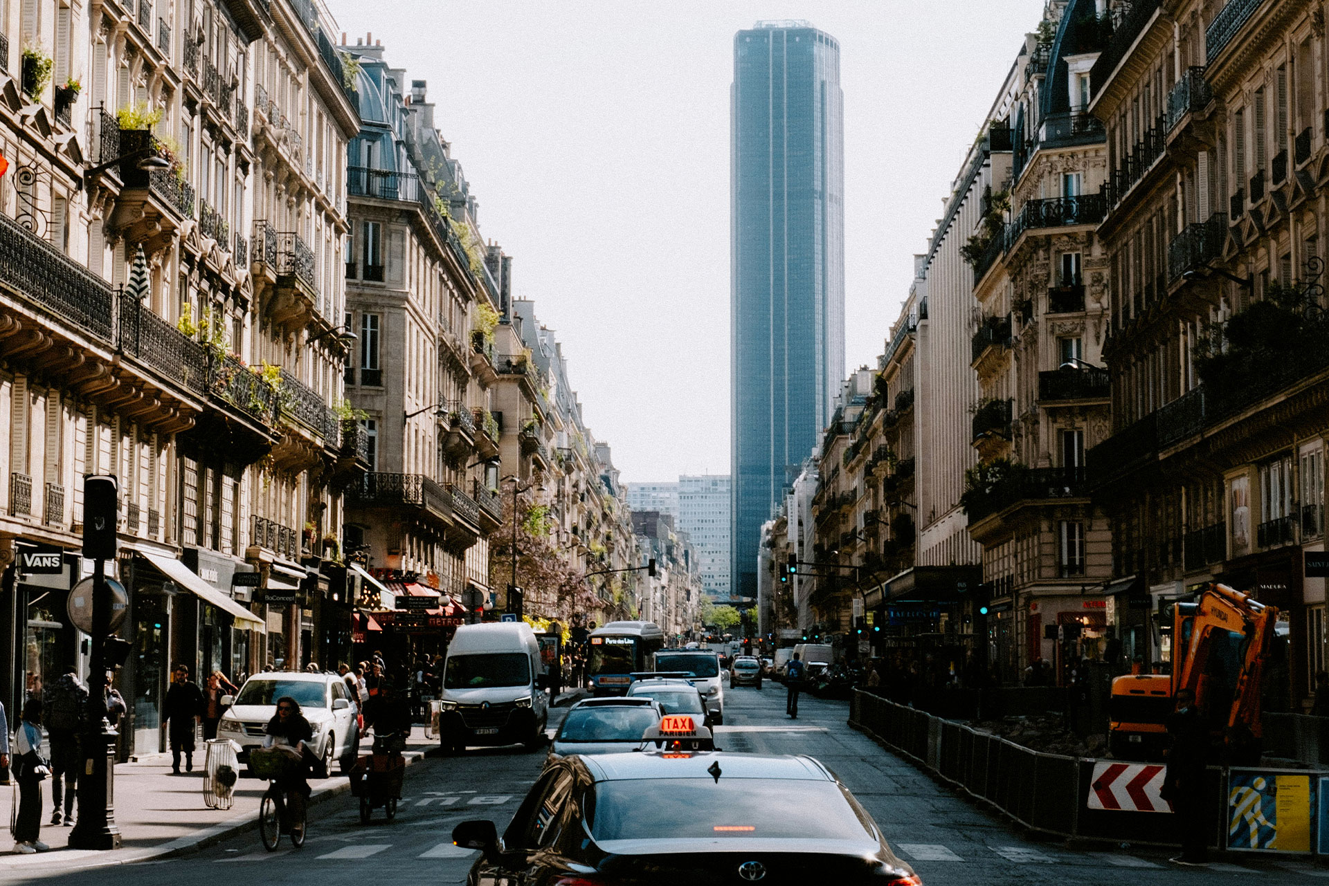 découvrez un expert comptable à paris, prêt à vous accompagner dans la gestion de votre entreprise. bénéficiez de conseils personnalisés pour optimiser votre fiscalité et améliorer votre comptabilité.